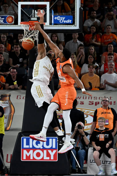 青少队伍的 青少队伍的